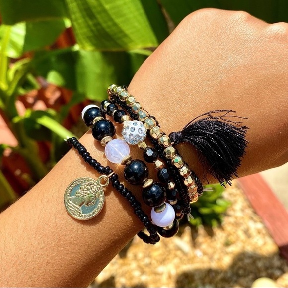 6 piece stackable bracelet, black and gold bracelet - Picture 4 of 5